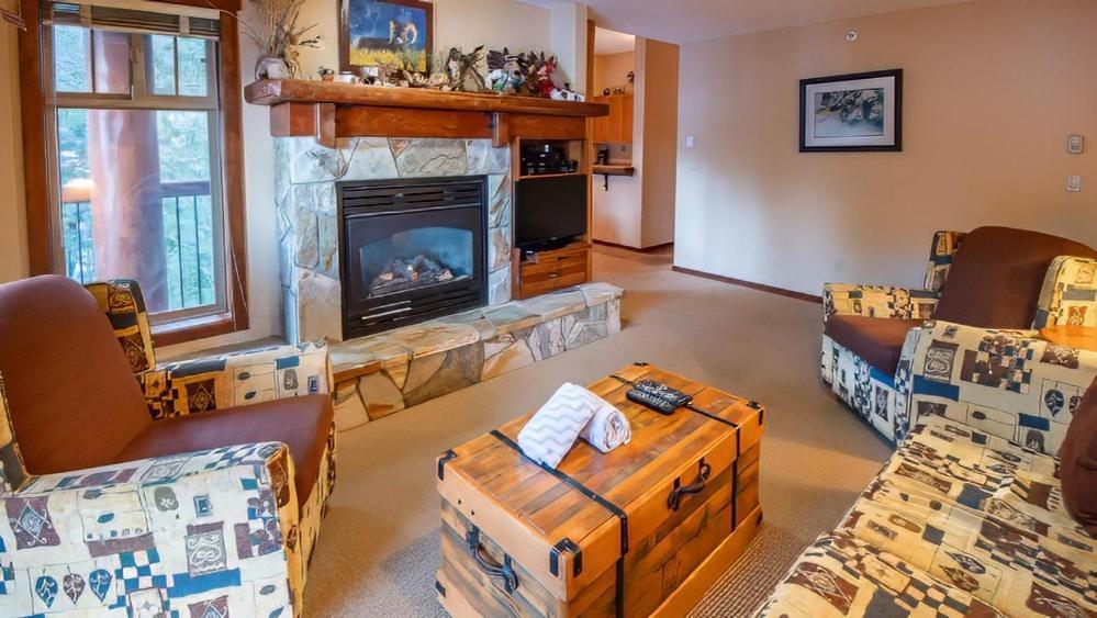 Snow Creek Lodge By Fernie Lodging Co Exteriör bild