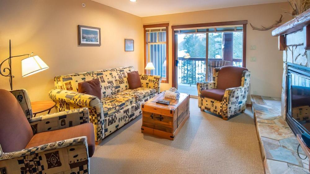 Snow Creek Lodge By Fernie Lodging Co Exteriör bild