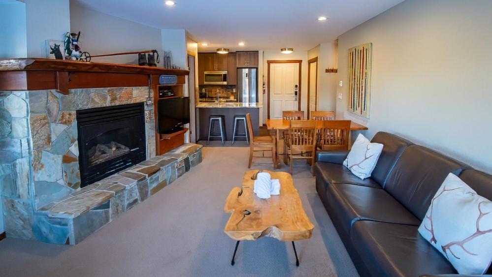 Snow Creek Lodge By Fernie Lodging Co Exteriör bild