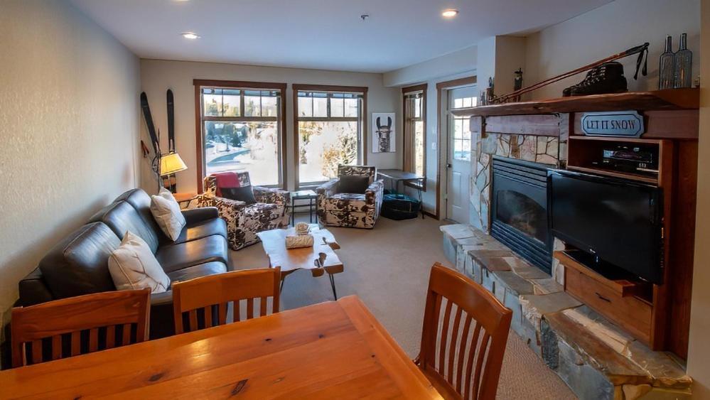 Snow Creek Lodge By Fernie Lodging Co Exteriör bild