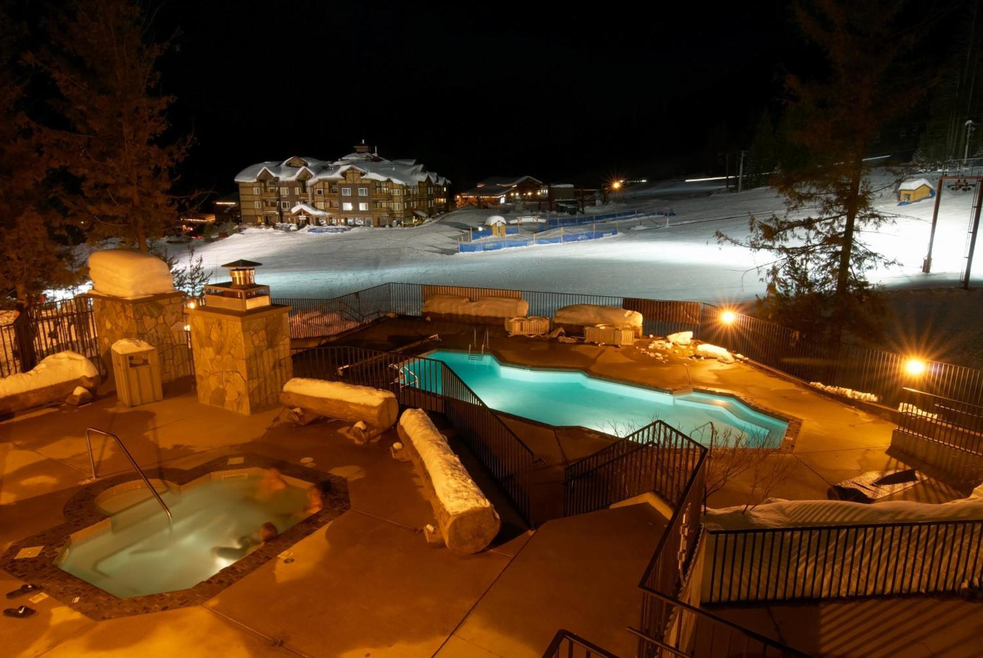 Snow Creek Lodge By Fernie Lodging Co Exteriör bild