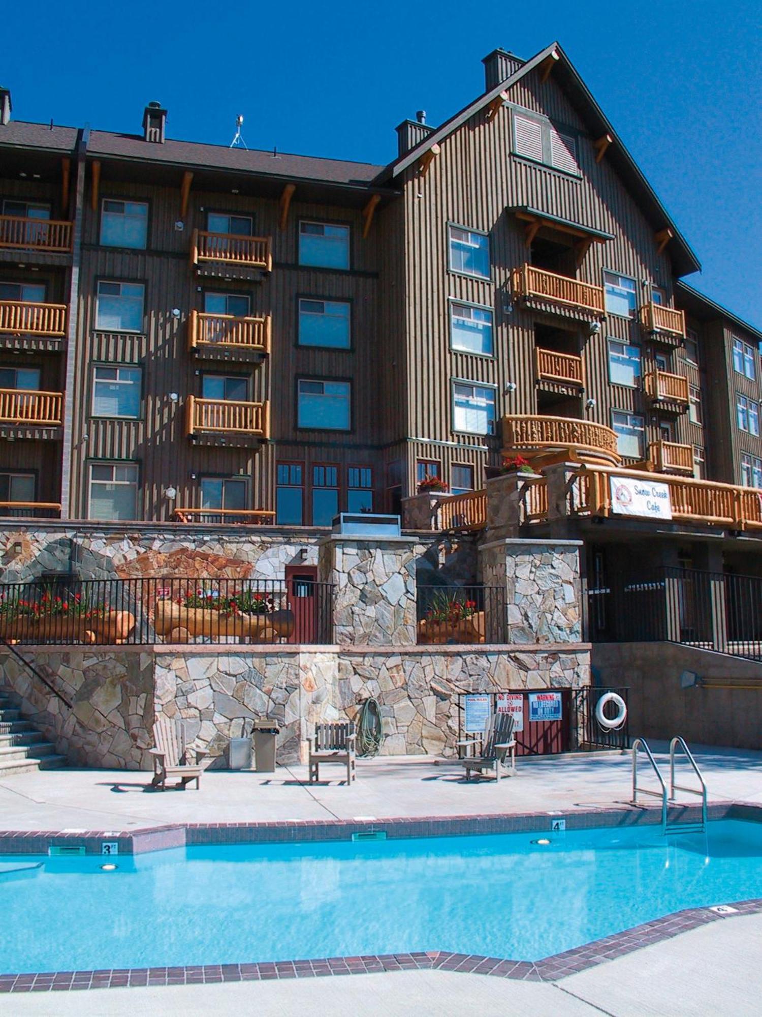 Snow Creek Lodge By Fernie Lodging Co Exteriör bild