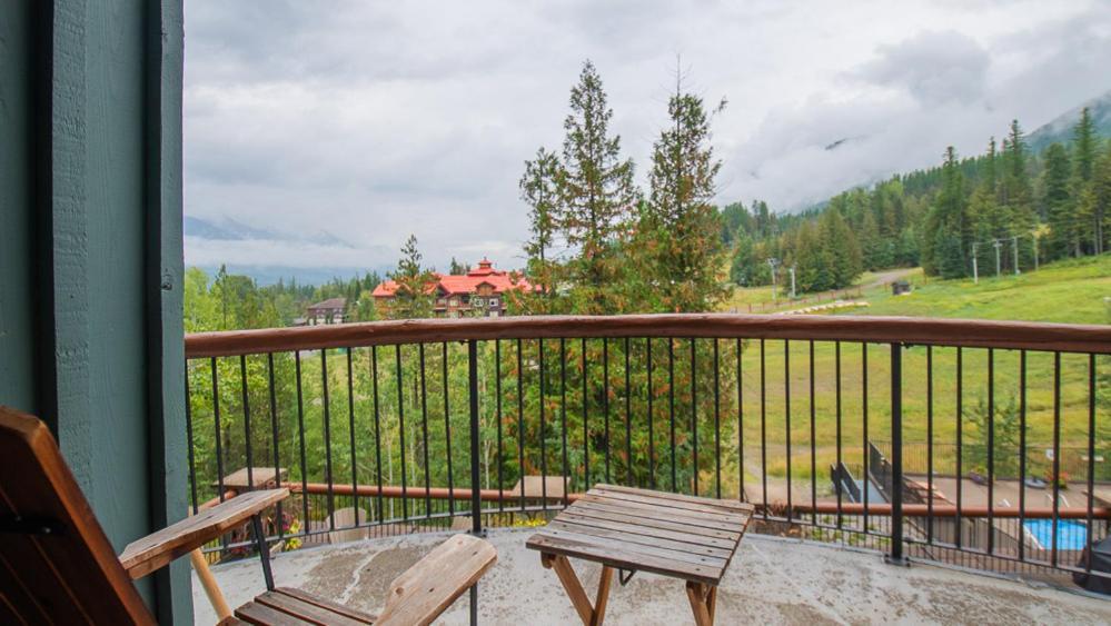 Snow Creek Lodge By Fernie Lodging Co Exteriör bild